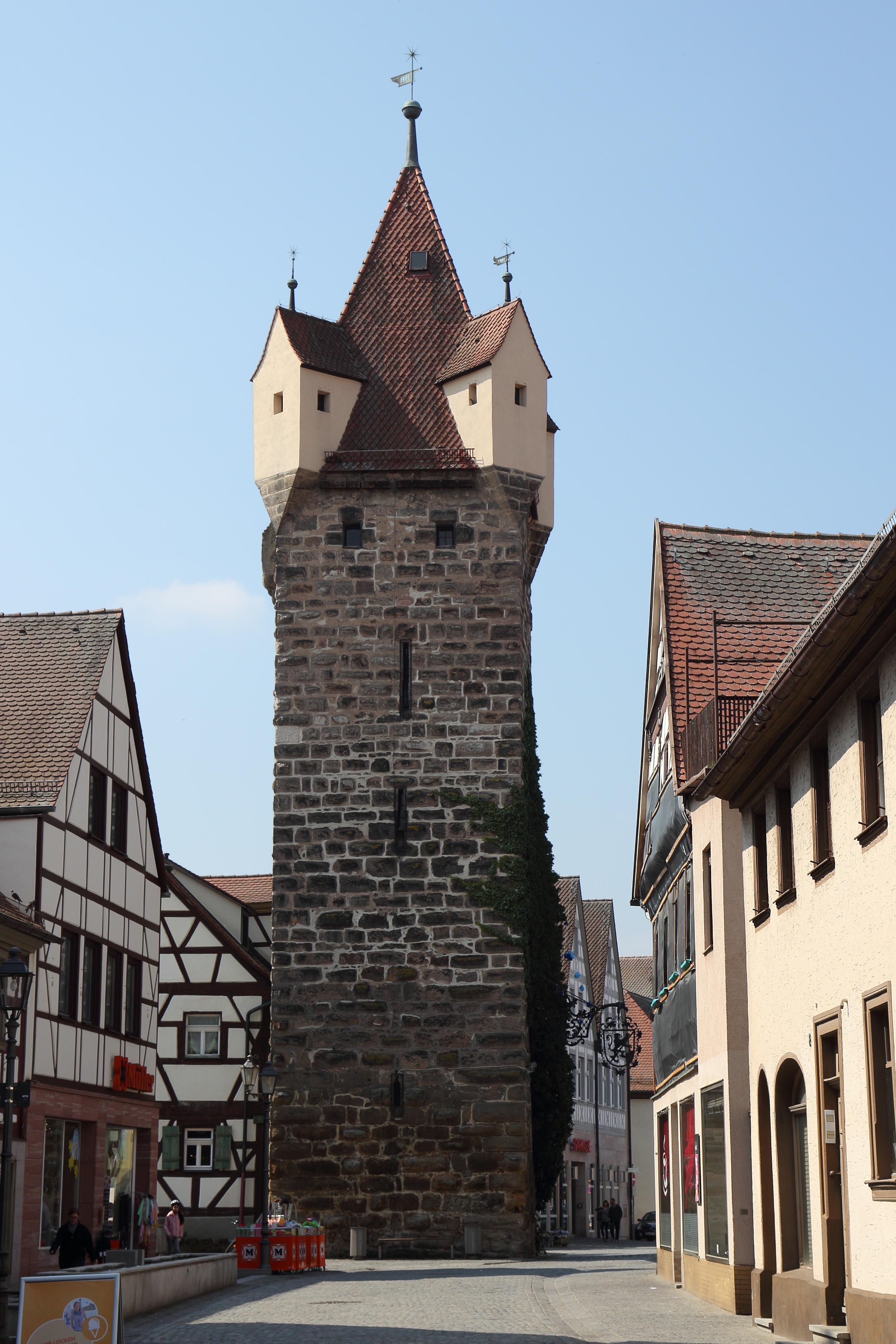 Fehnturm, Torturm des ehemaligen Unteren Tores