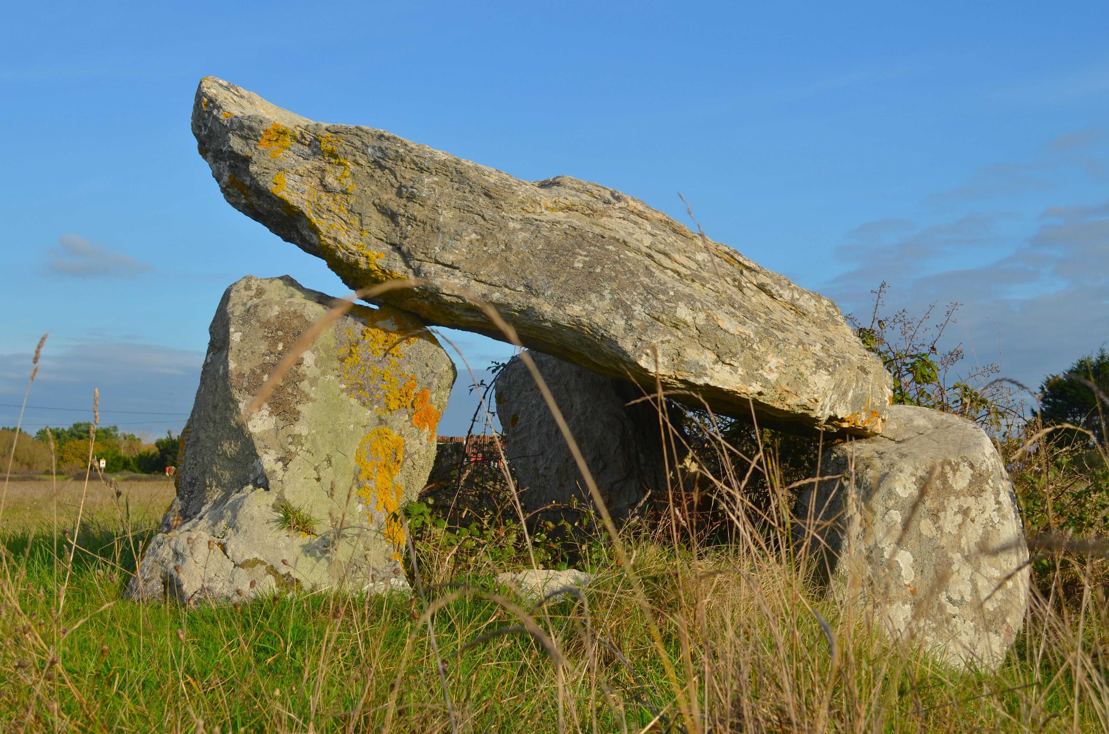 Dolmen La Pierre Levee