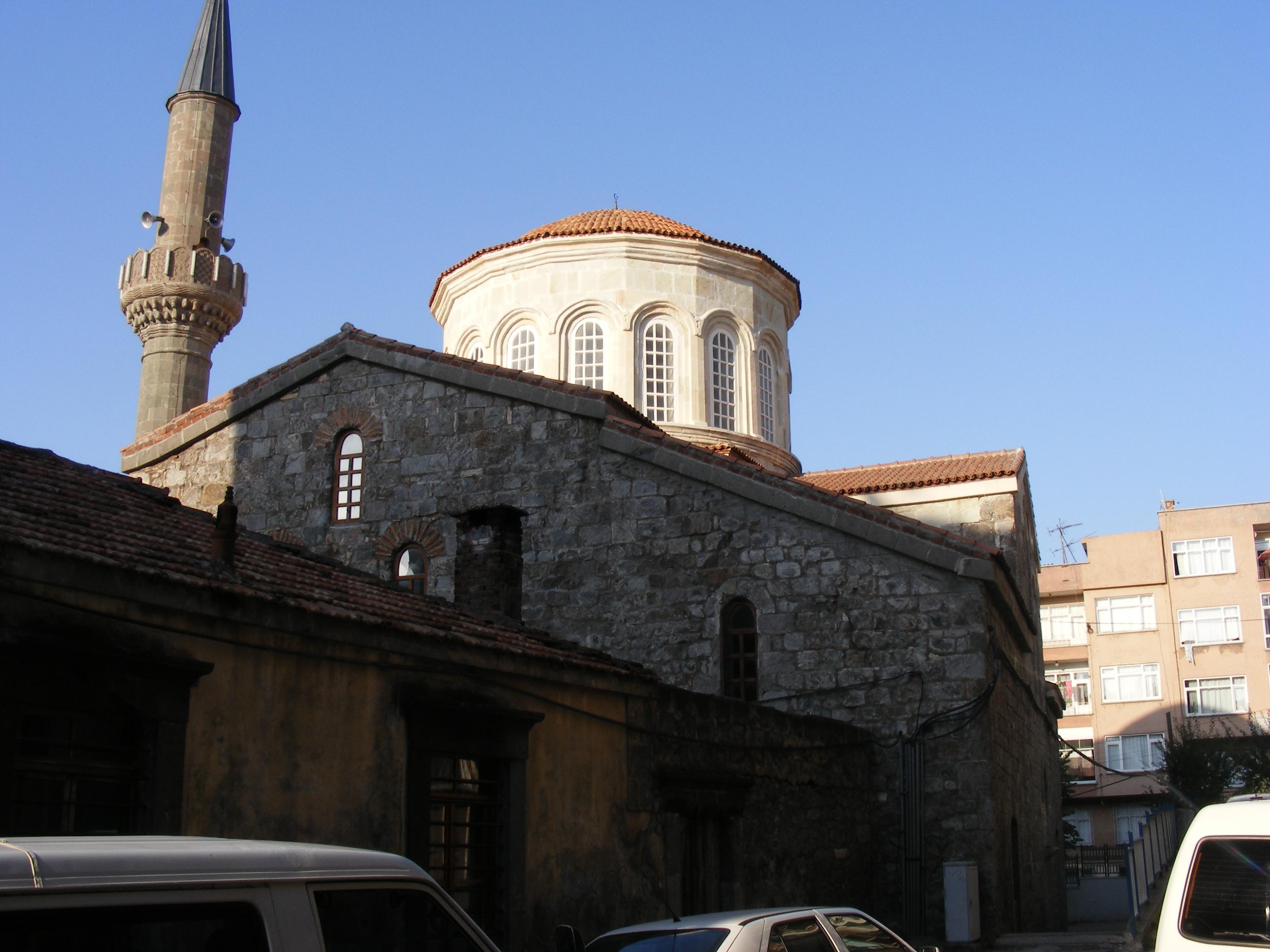 Yeni Cuma Camii
