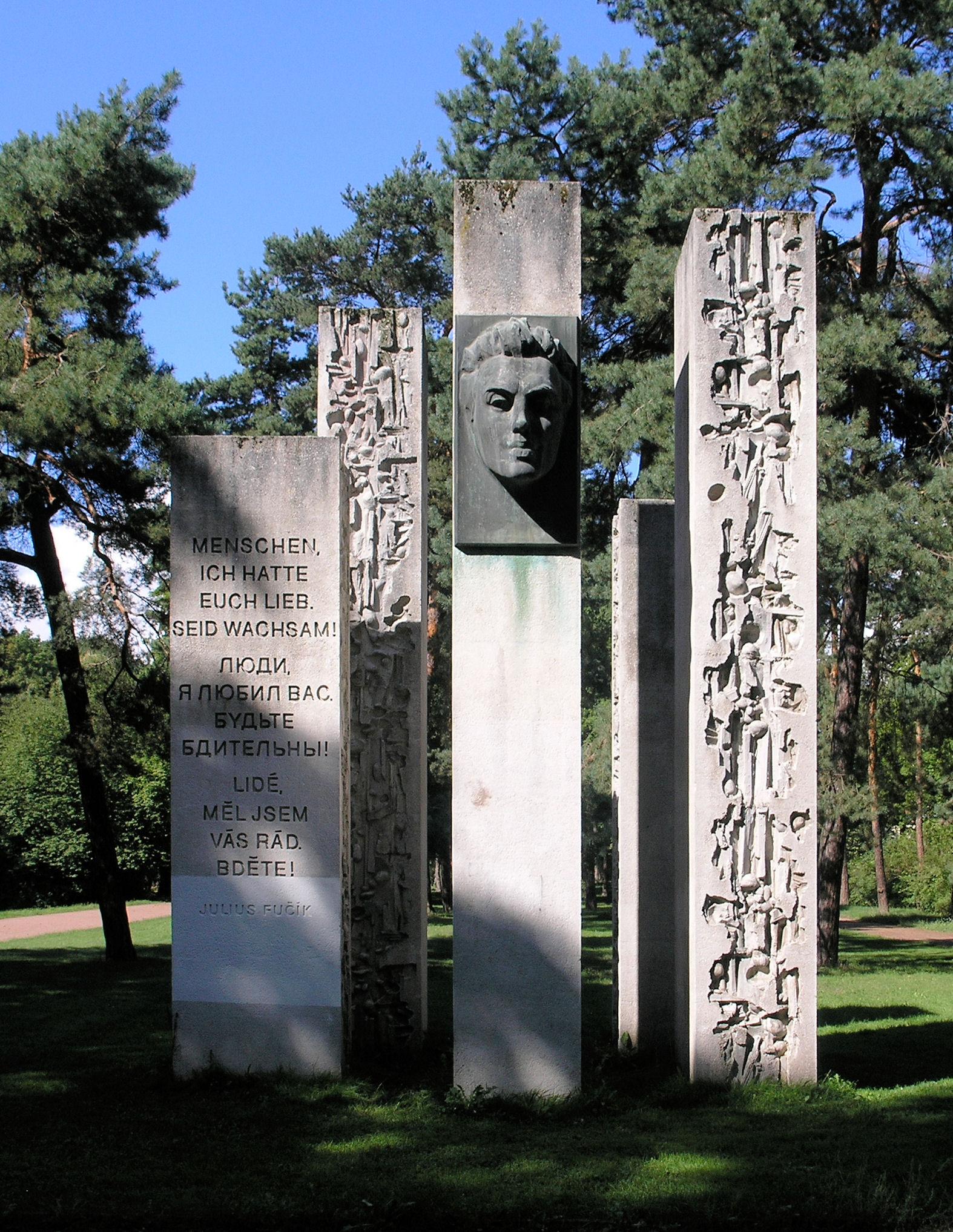 Julius-Fucik-Denkmal
