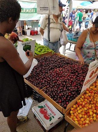 Grand Army Plaza Farmers' Market