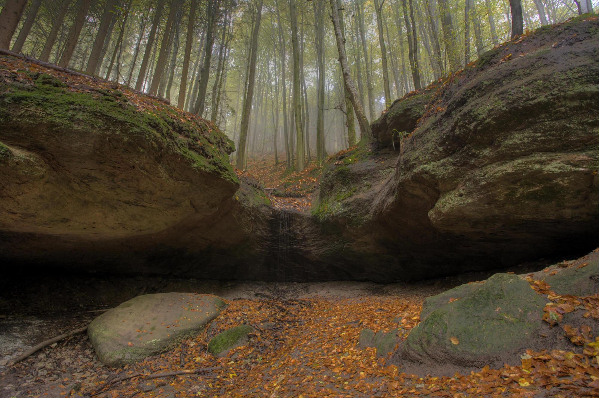 Tobelschlucht mit "Hohlem Stein"