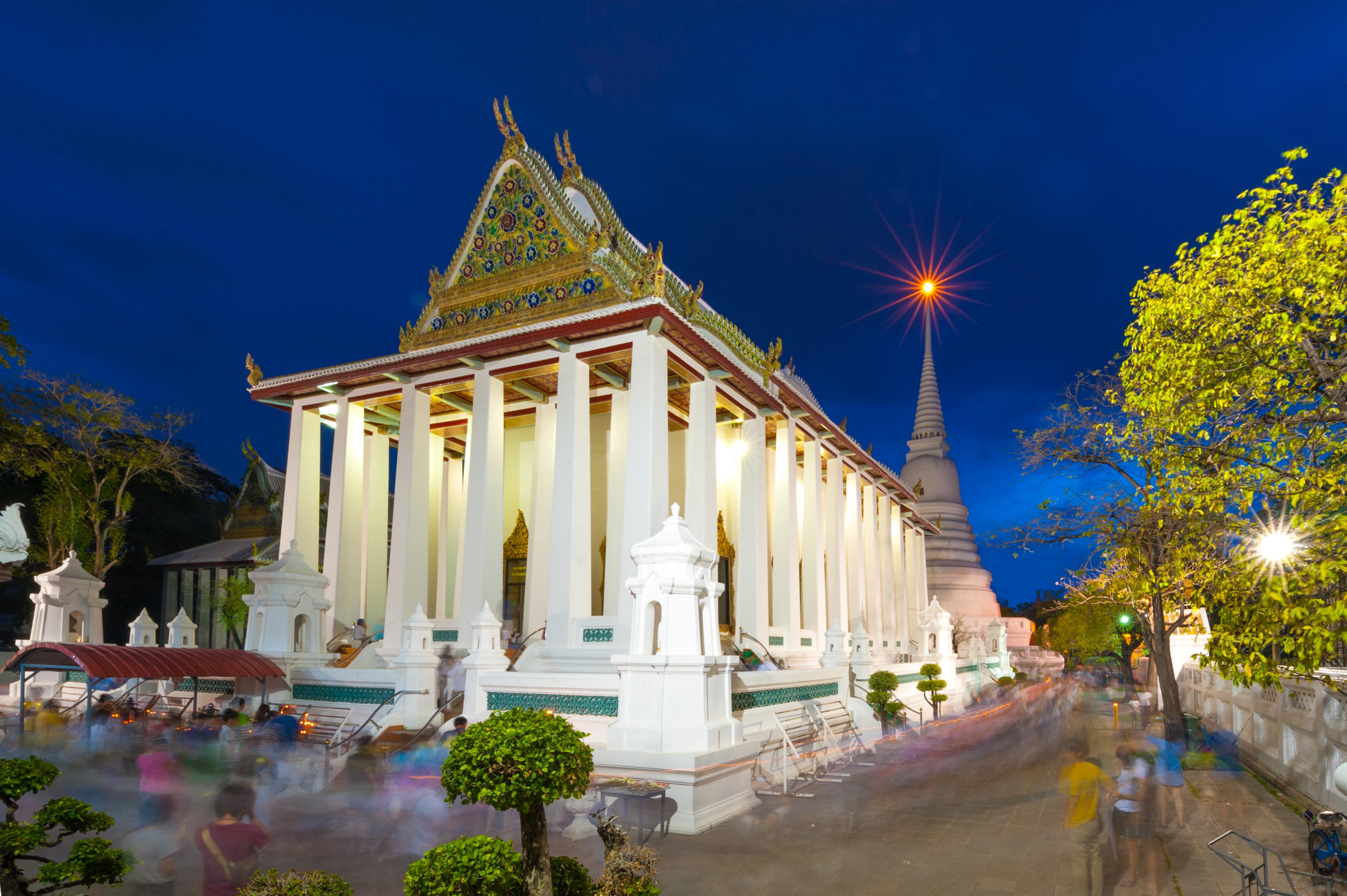 Wat Chaloem Phra Kiat