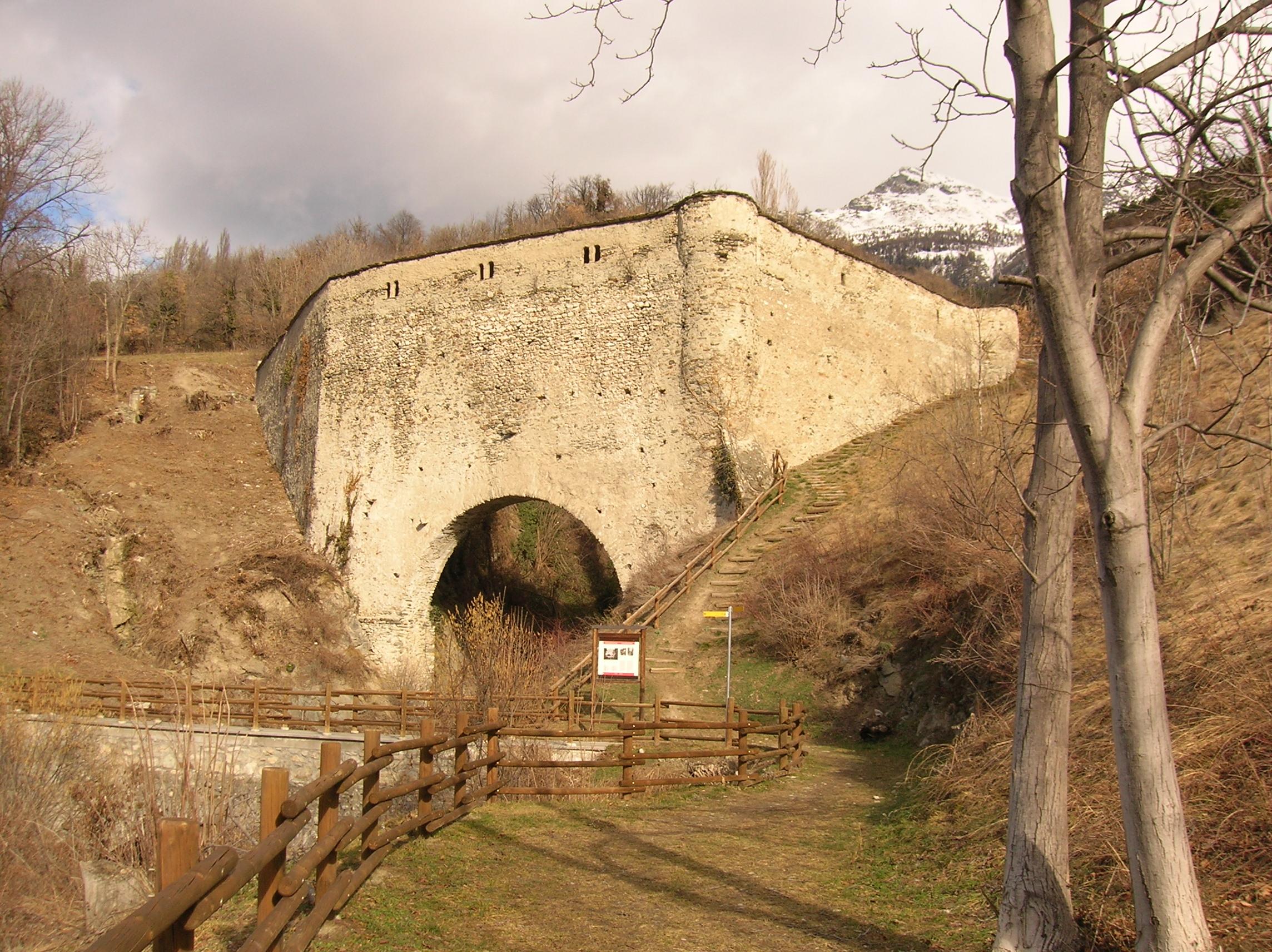 Ponte acquedotto di Grand Arvou