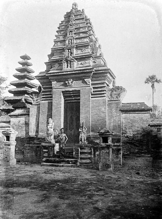 Pura Dasar Buana Gelgel