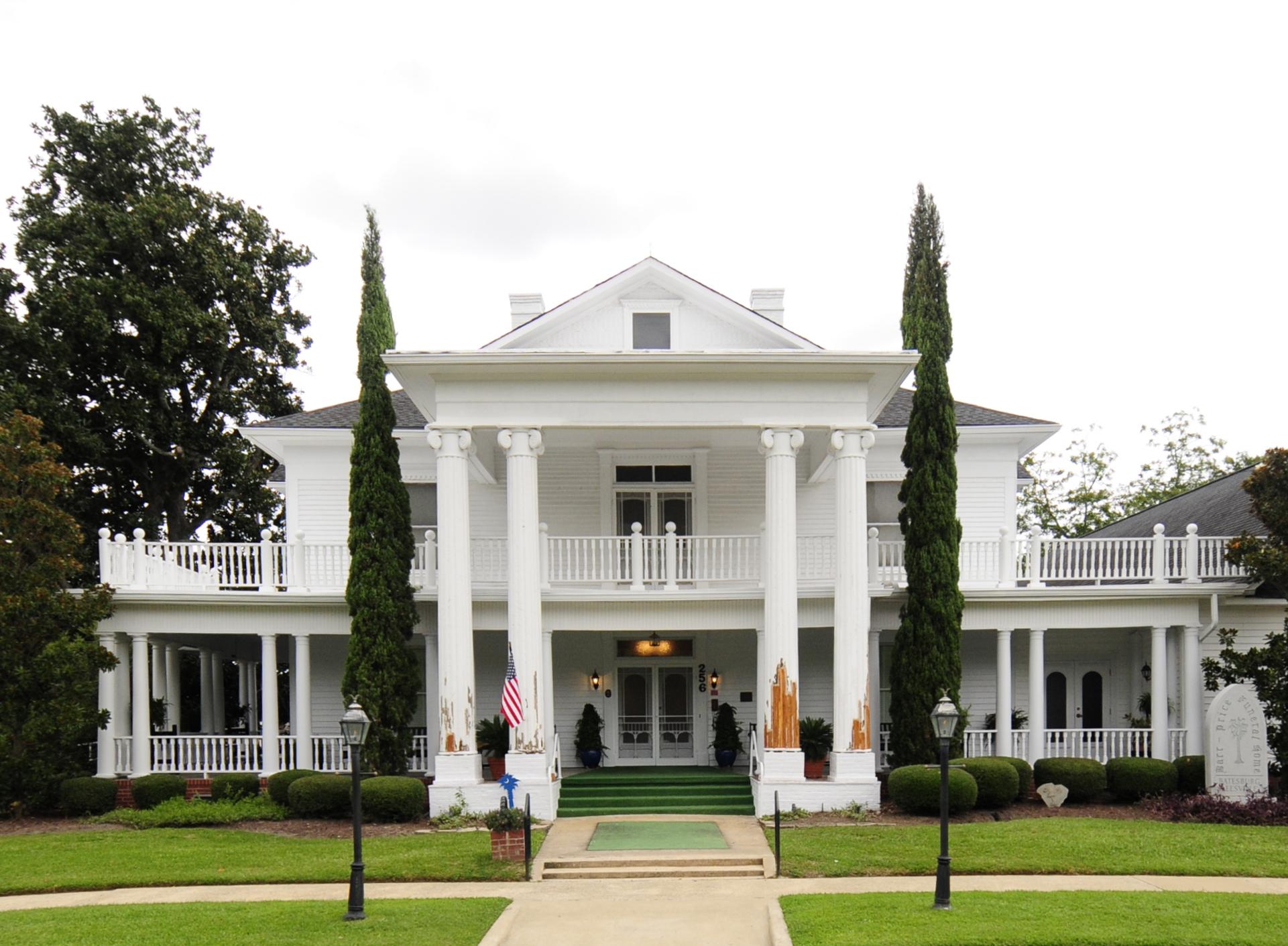 Leesville College Historic District
