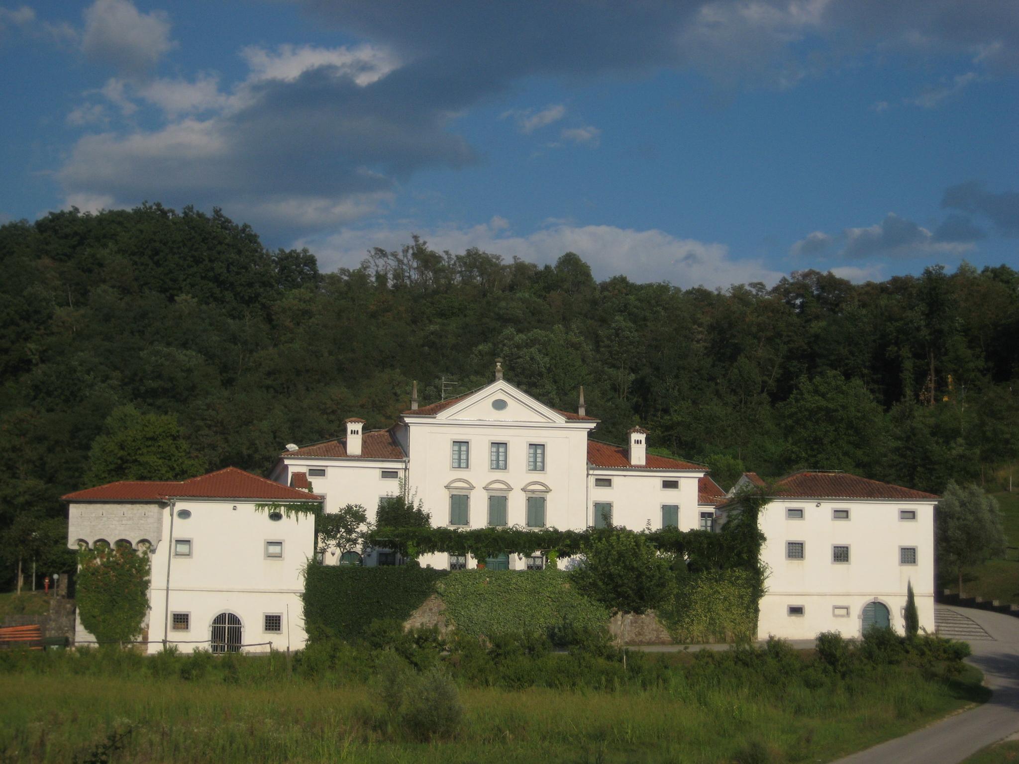 Vogrsko Manor