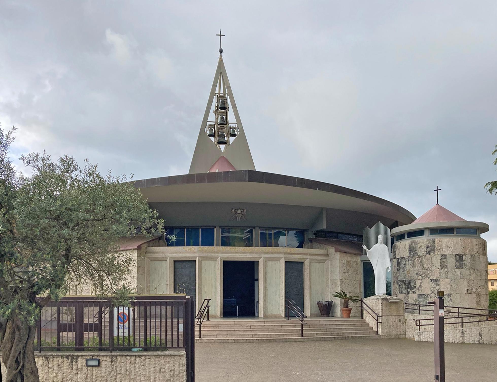 Gesu Divino Maestro alla Pineta Sacchetti