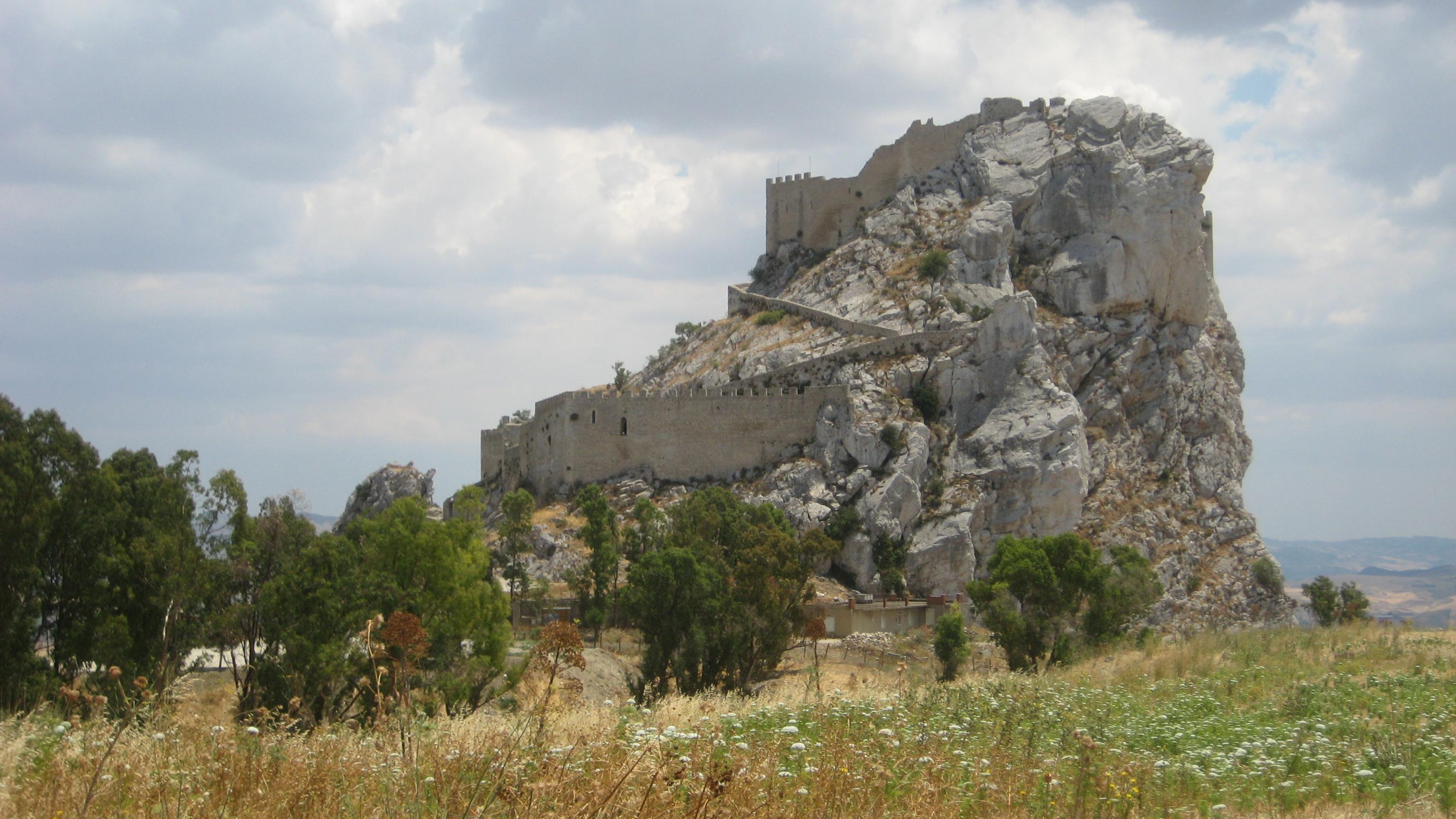 Castello Manfredonico