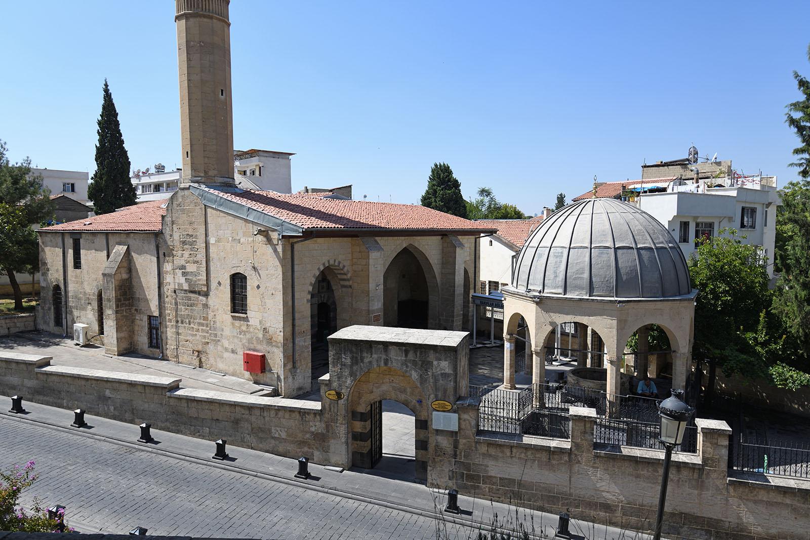Şirvani Camii