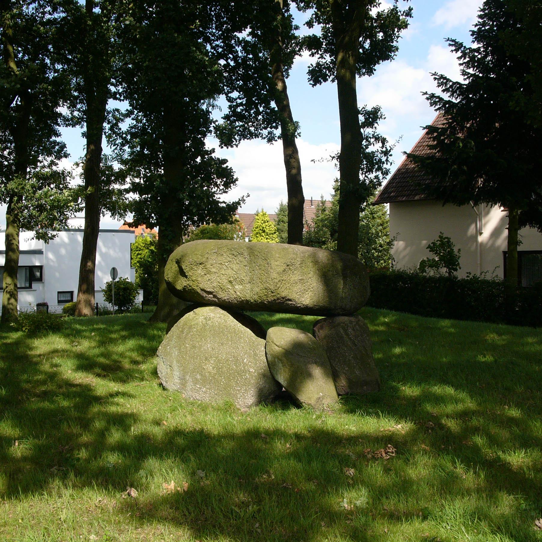 Auf dem Dolmen