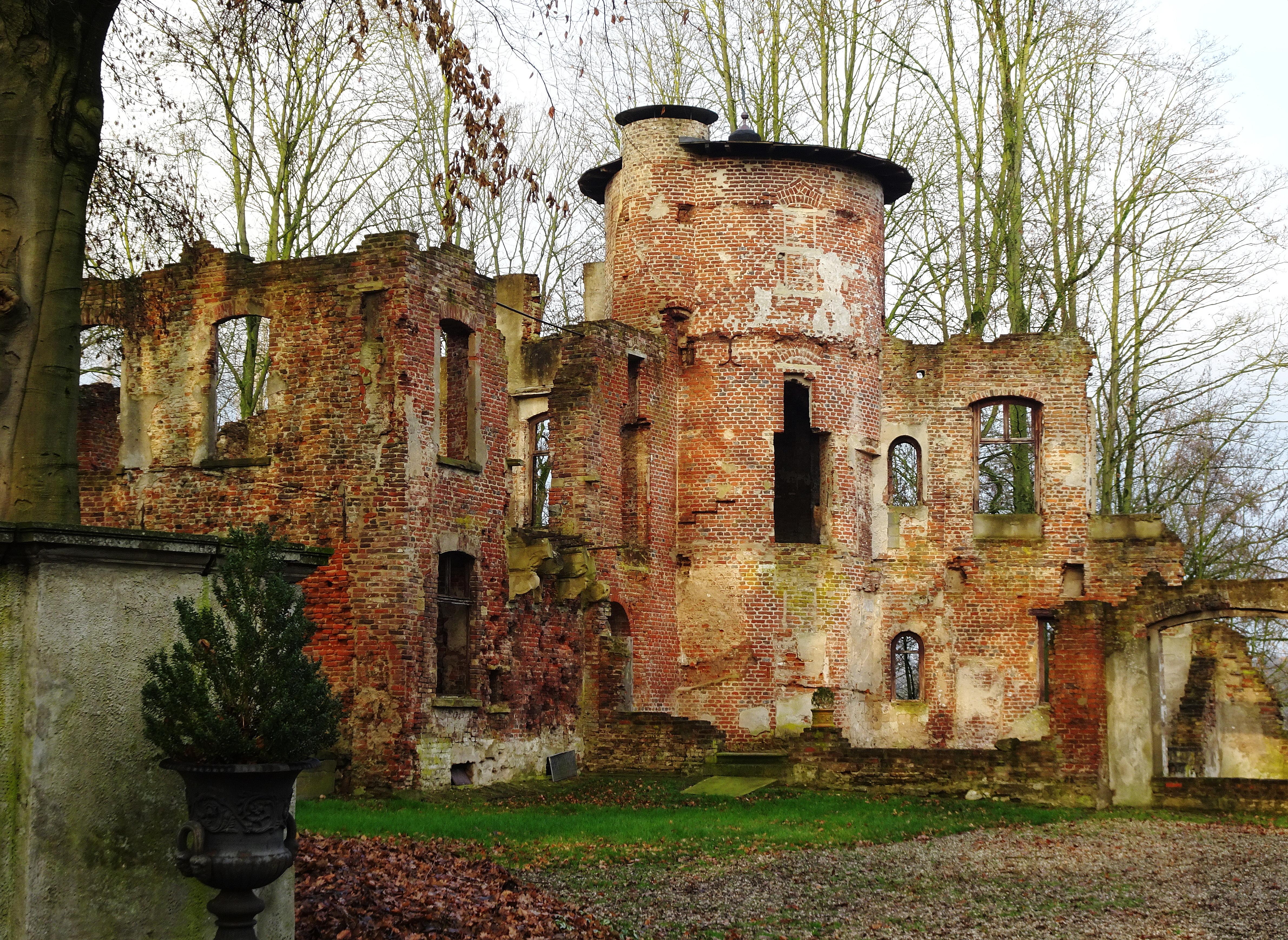 Burg Empel