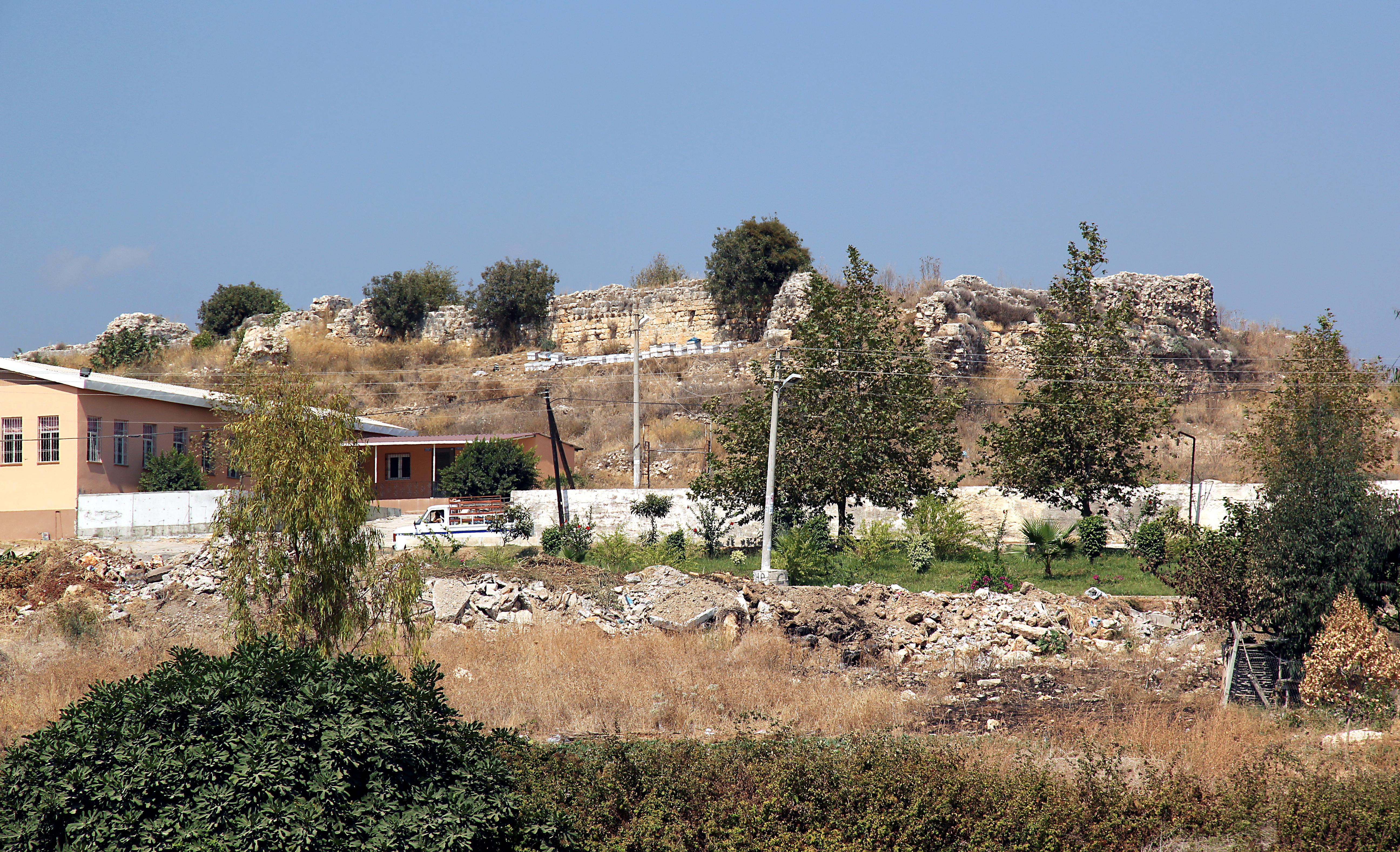 Limonlu Castle