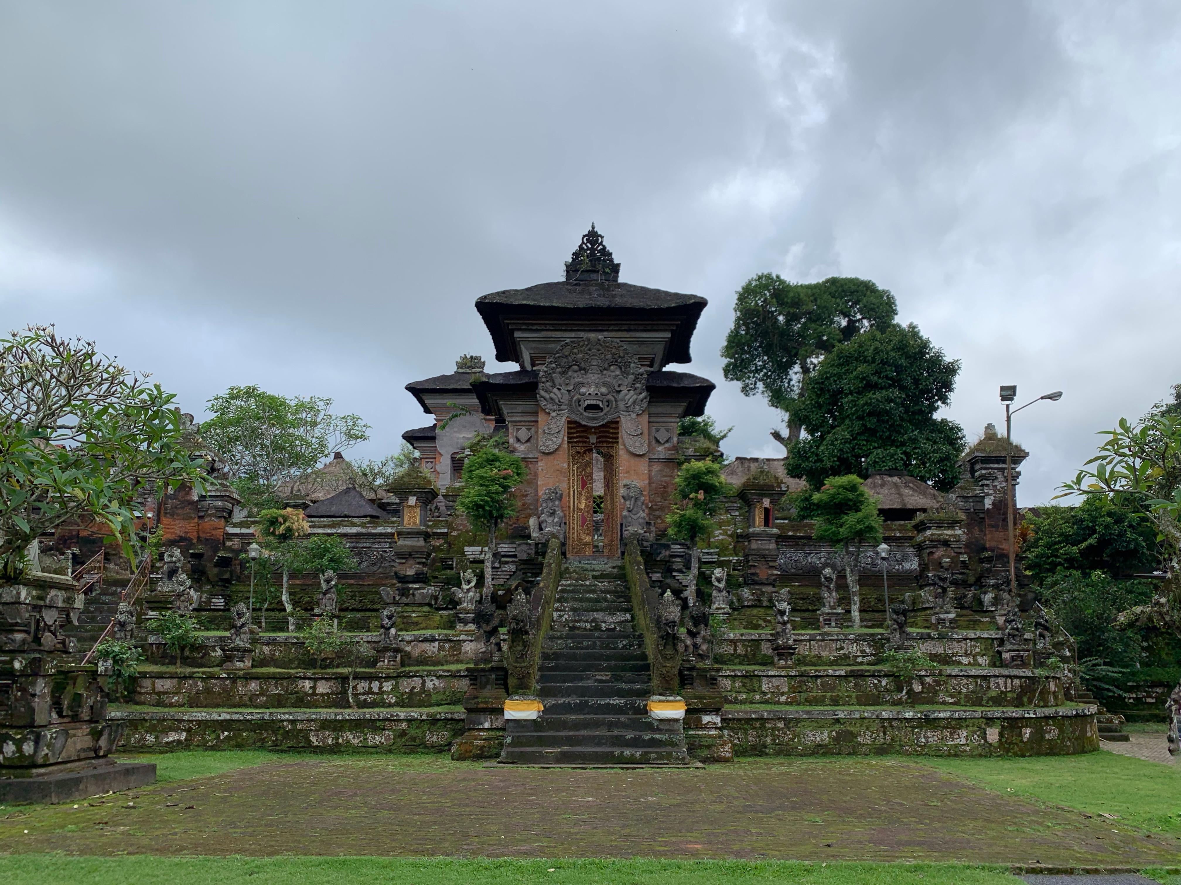 Pura Samuan Tiga