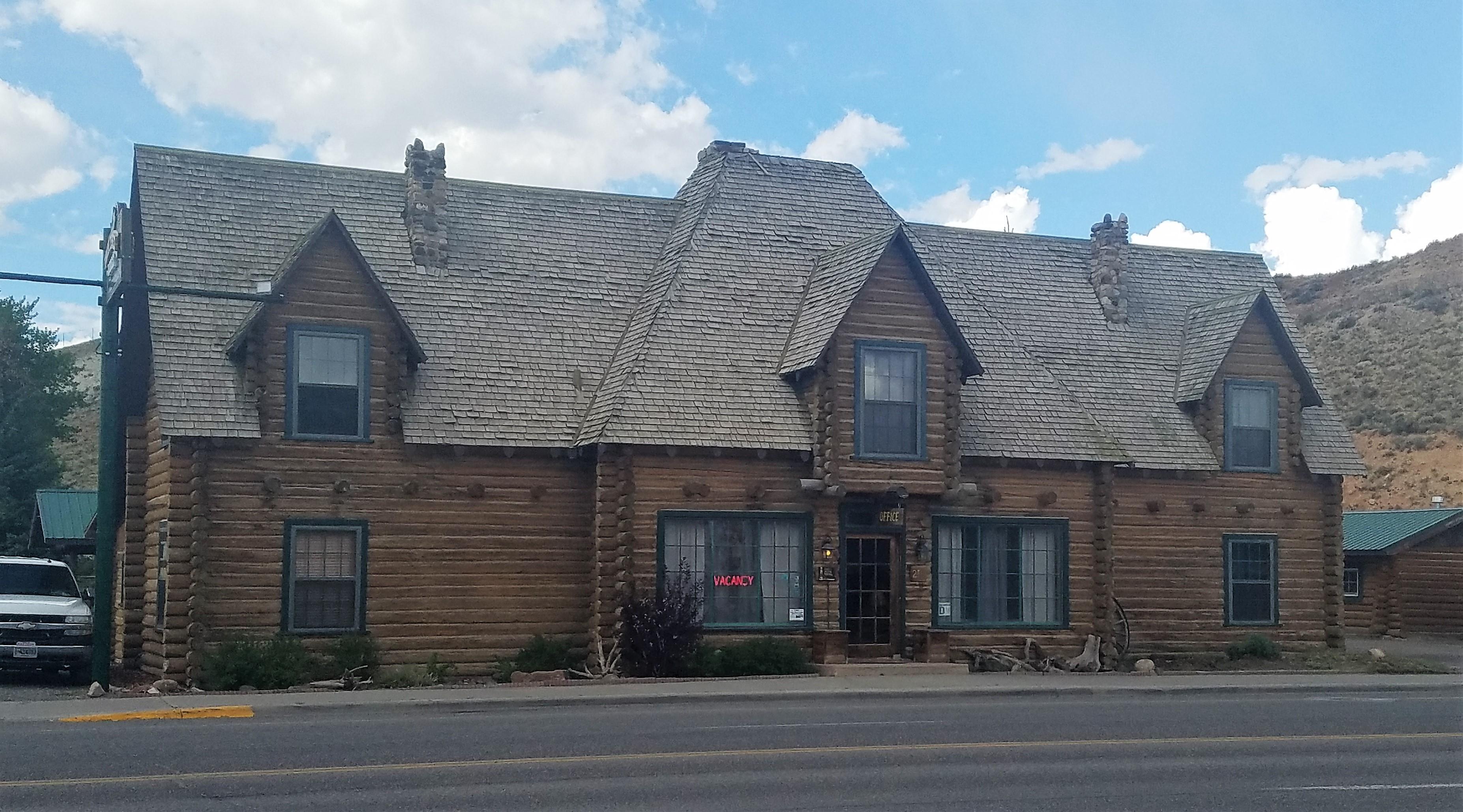 Twin Pines Lodge and Cabin Camp