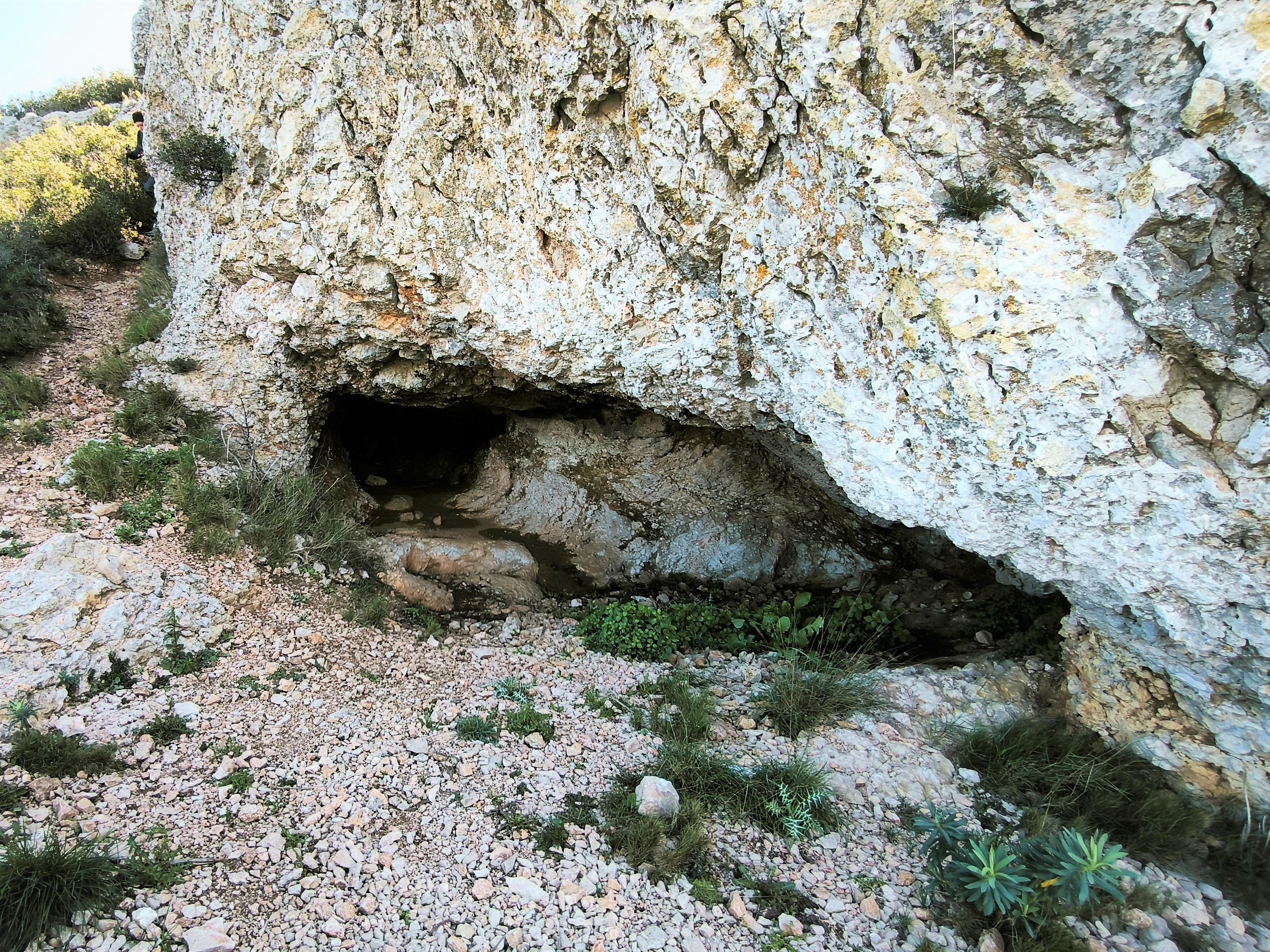 Cau de les Dents
