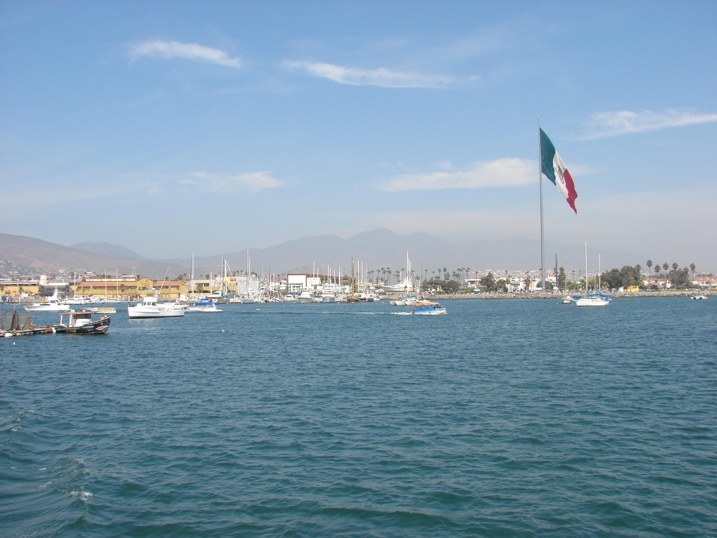 Banderas monumentales de México