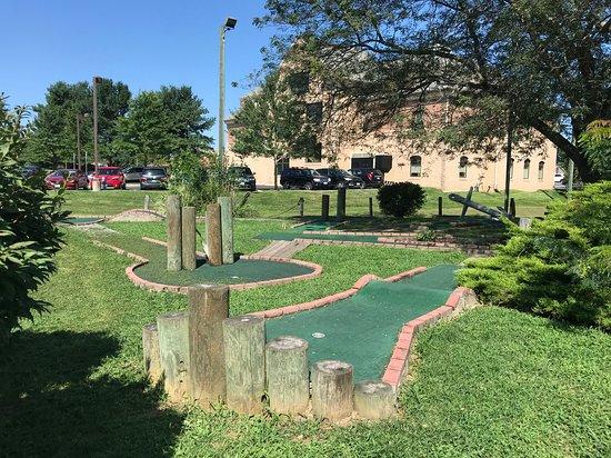 Elkton Golf and Batting Center