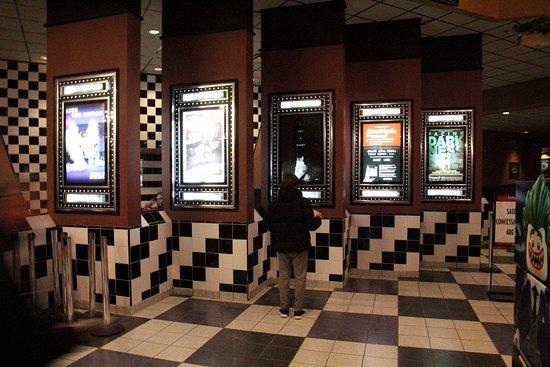 Cinemark Tinseltown 17