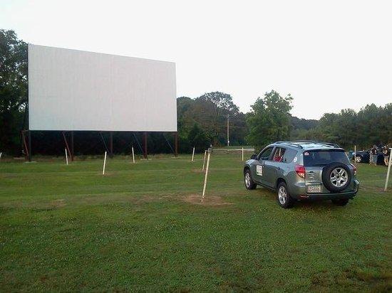 411 Twin Drive In Theater & Grill