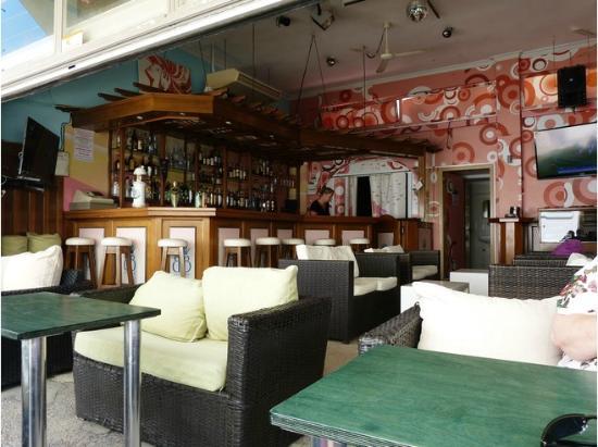 Buddies Bar