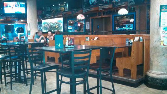 Coliseum Sports Bar & Grill