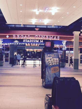 Regal Cinemas River Ridge Stadium 14
