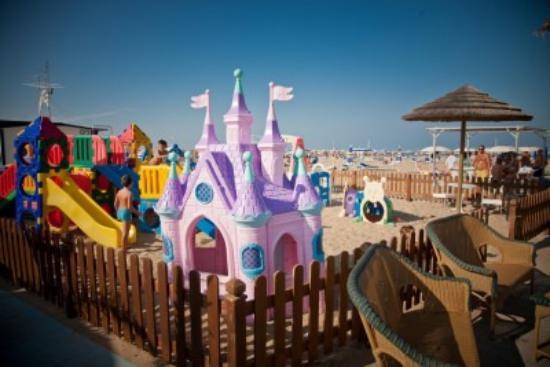 Lamby's Beach 93