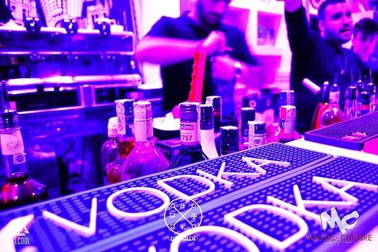 Moulin Rouge UrbanBAR