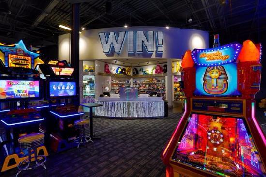 Dave & Buster's - Arcade
