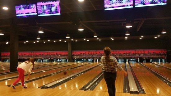 Bowling Paxton