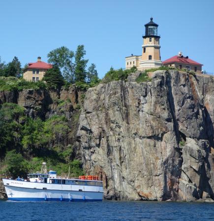 North Shore Scenic Cruises