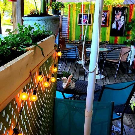 Easy Street Lounge