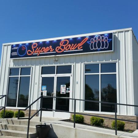 SuperBowl Family Entertainment Center
