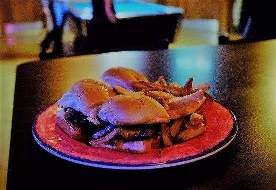 Throwback II Sports Bar & Grill