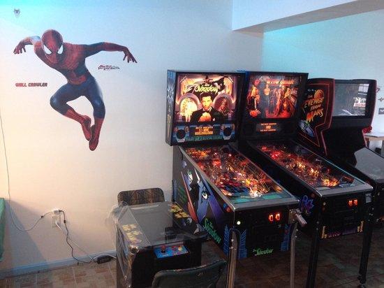 H&H Gameroom Entertainment
