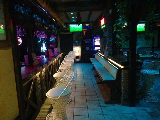 Coto's Pub