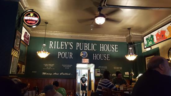 Riley's Pour House