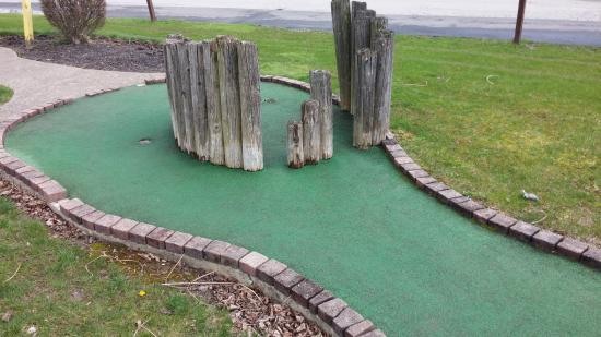 Four Seasons Golf & Fitness Center