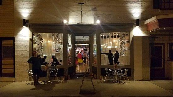 UnColor Wine Bar & Gallery