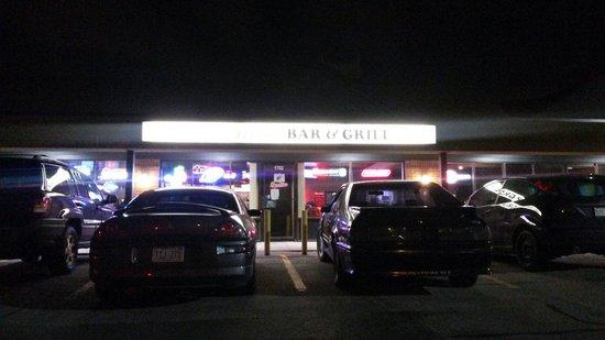 Rookies Bar & Grille