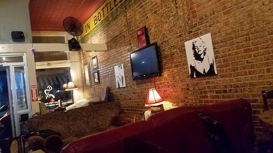 Cameroon Lounge
