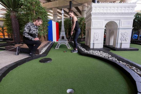 Around the World Mini Golf