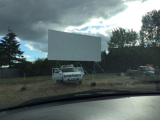 Ninety-Nine West Twin Cinemas & Drive-In Theatres