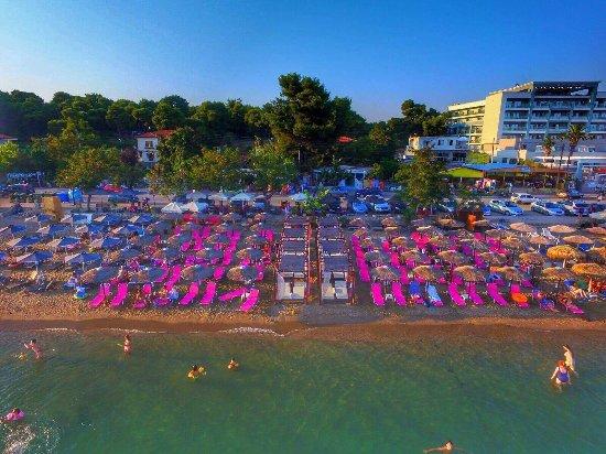 Maze Beach Bar