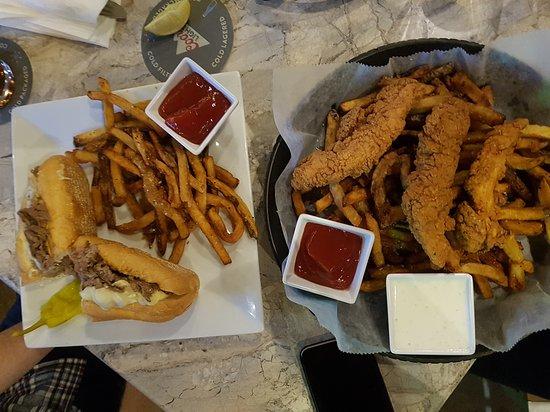 Philly's Sports Bar & Grill