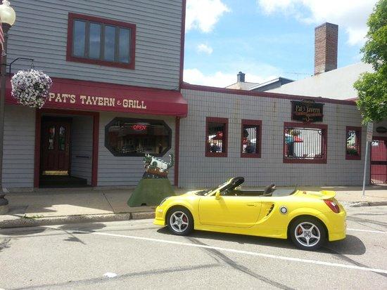 Pat's Tavern and Grill