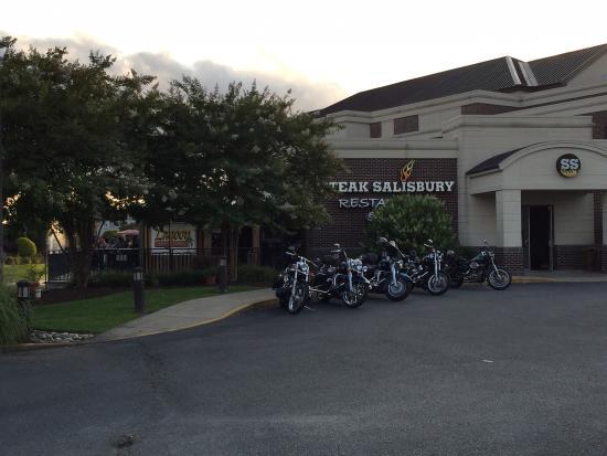 The Fountains Lagoon Bar & Grill