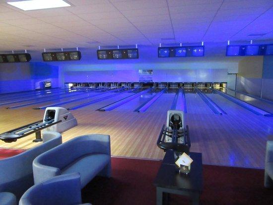 Cognac Bowling