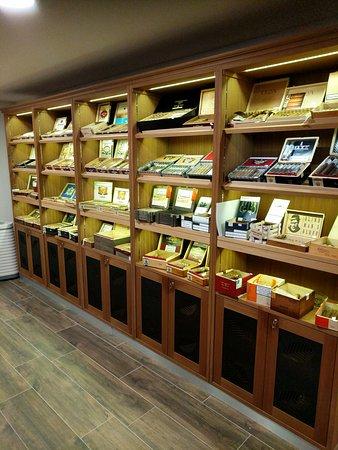 Whisky & Cigar Salon